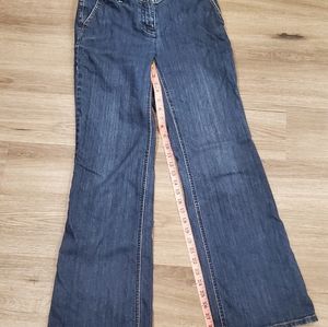 Ann Taylor curvy fit size 2 jeans